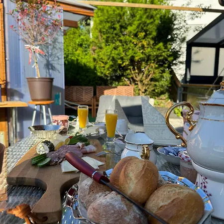 Mit Grossem Balkon Und Blick In Den Taunus Daire Oberems