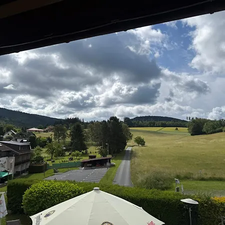 Mit Grossem Balkon Und Blick In Den Taunus * Oberems