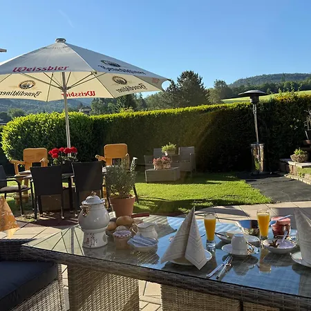 Mit Grossem Balkon Und Blick In Den Taunus * Oberems